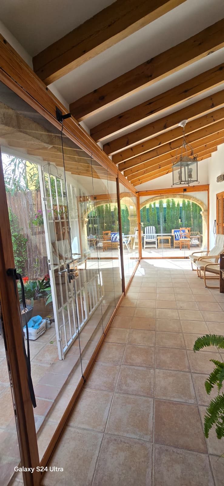 Porche cerramiento cristal rustico