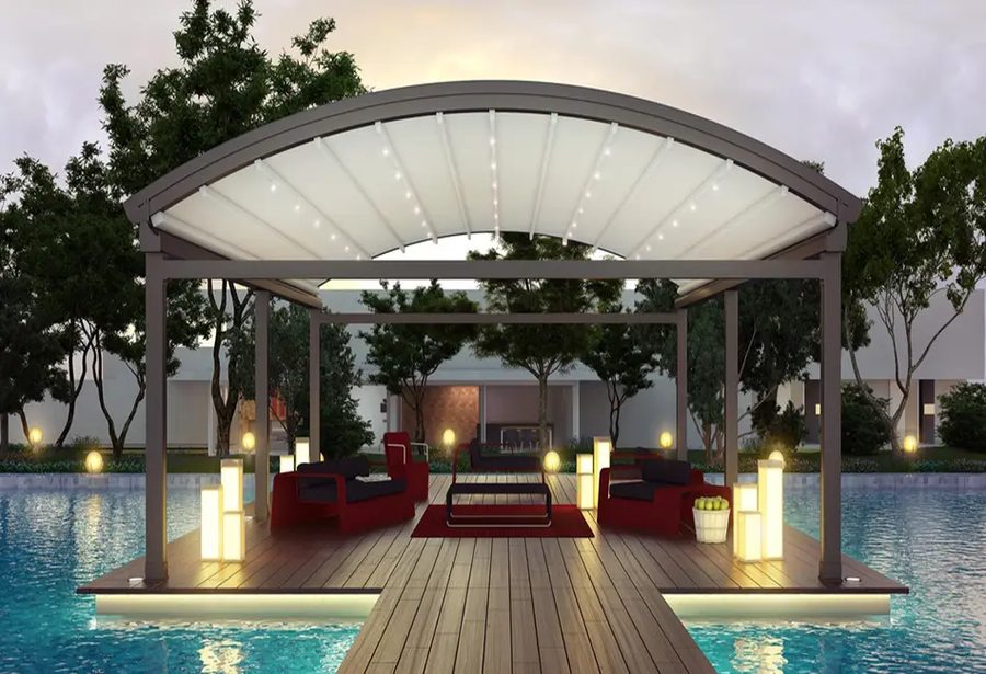 Pérgola de lona tensada curvada con piscina